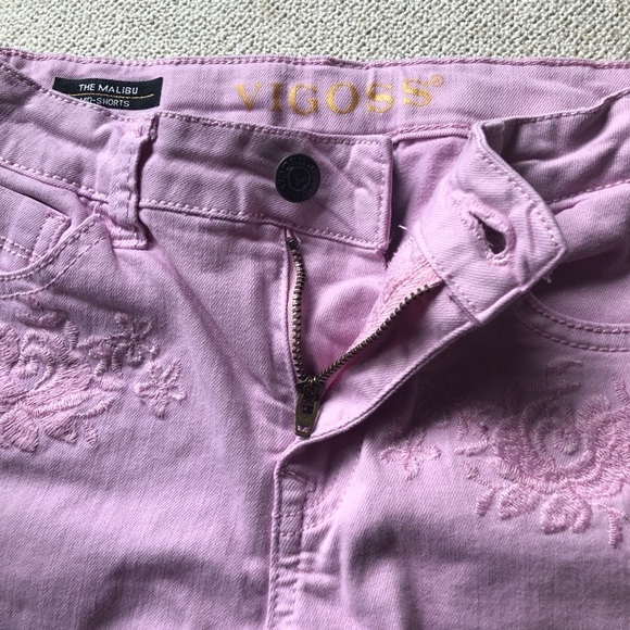Vigoss Girls The Malibu Mid Shorts Embroidered Floral Pink Denim Cut Off Size 14 - Picture 3 of 9